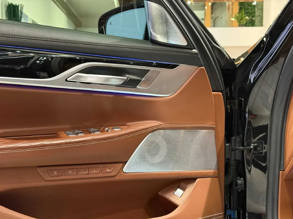 2021 BMW 7 Series 3.0T 340HP L6 8AT,autocango,china used car exporter,china ev exporter,chinese used car exporter,chinese used ev exporter