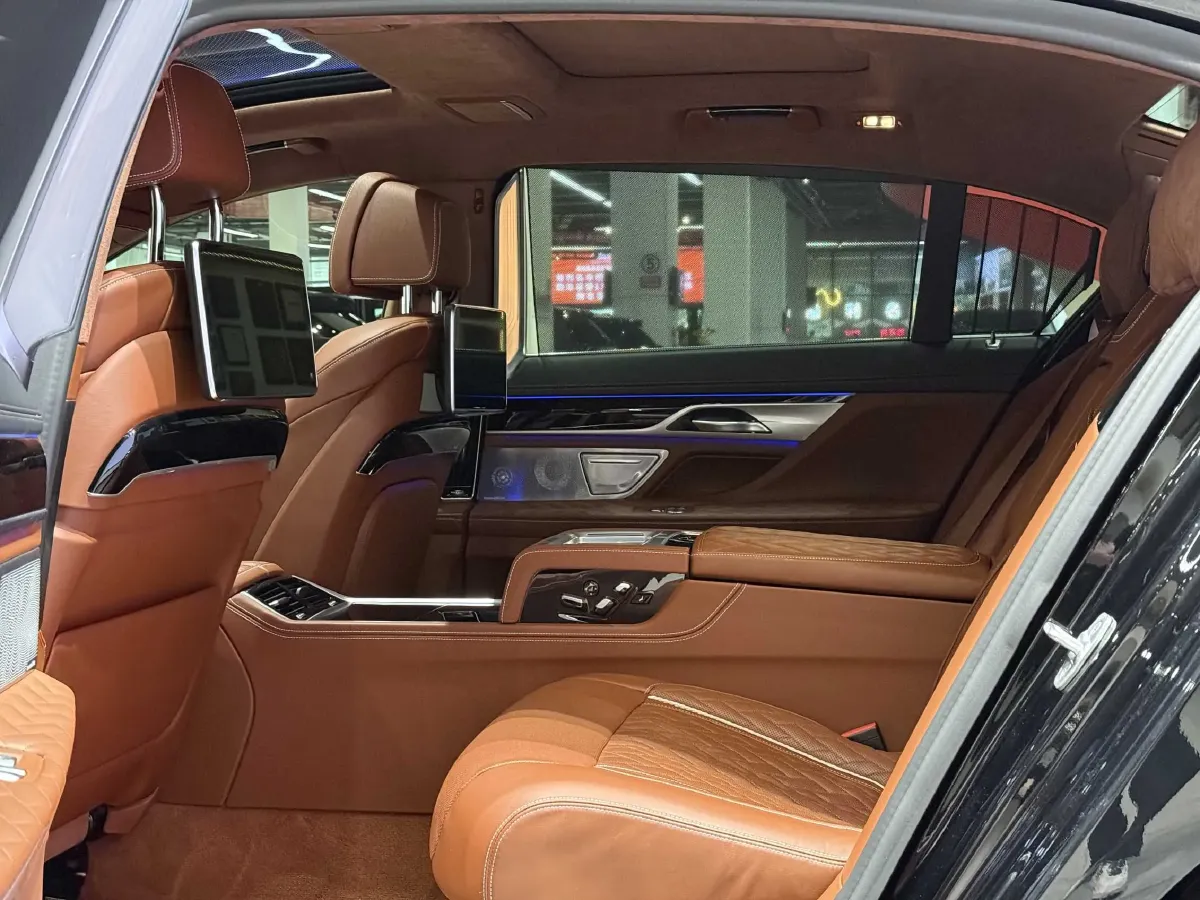 2021 BMW 7 Series 3.0T 340HP L6 8AT,autocango,china used car exporter,china ev exporter,chinese used car exporter,chinese used ev exporter