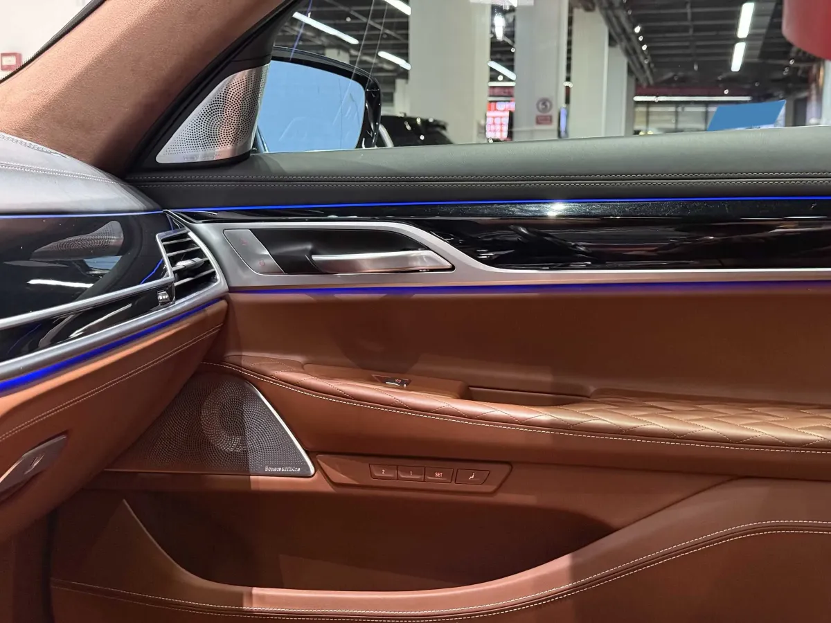 2021 BMW 7 Series 3.0T 340HP L6 8AT,autocango,china used car exporter,china ev exporter,chinese used car exporter,chinese used ev exporter