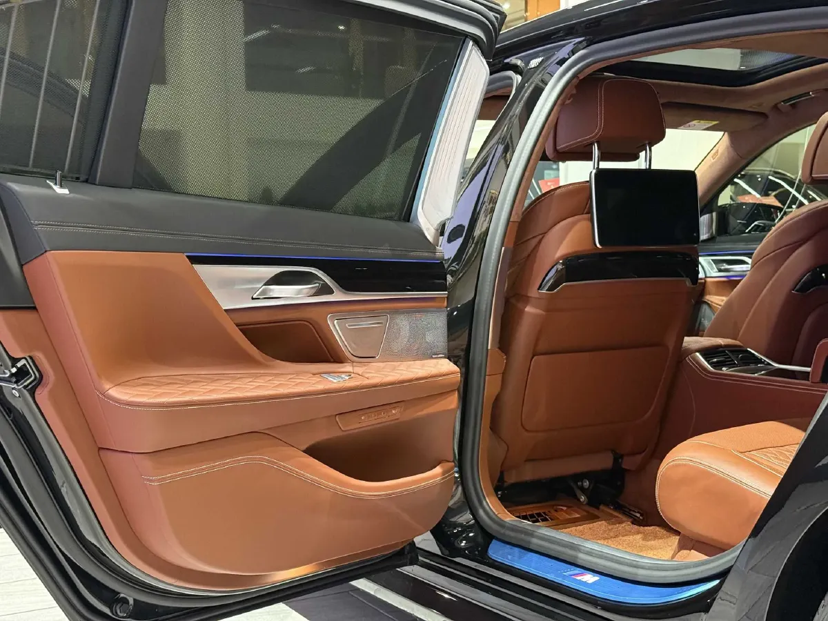 2021 BMW 7 Series 3.0T 340HP L6 8AT,autocango,china used car exporter,china ev exporter,chinese used car exporter,chinese used ev exporter