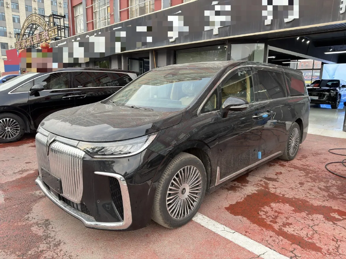 2025 Voyah Dream 1.5T 150HP L4 PHEV 41.7KWH,autocango,china used car exporter,china ev exporter,chinese used car exporter,chinese used ev exporter