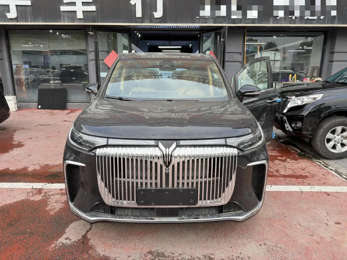 2025 Voyah Dream 1.5T 150HP L4 PHEV 41.7KWH,autocango,china used car exporter,china ev exporter,chinese used car exporter,chinese used ev exporter
