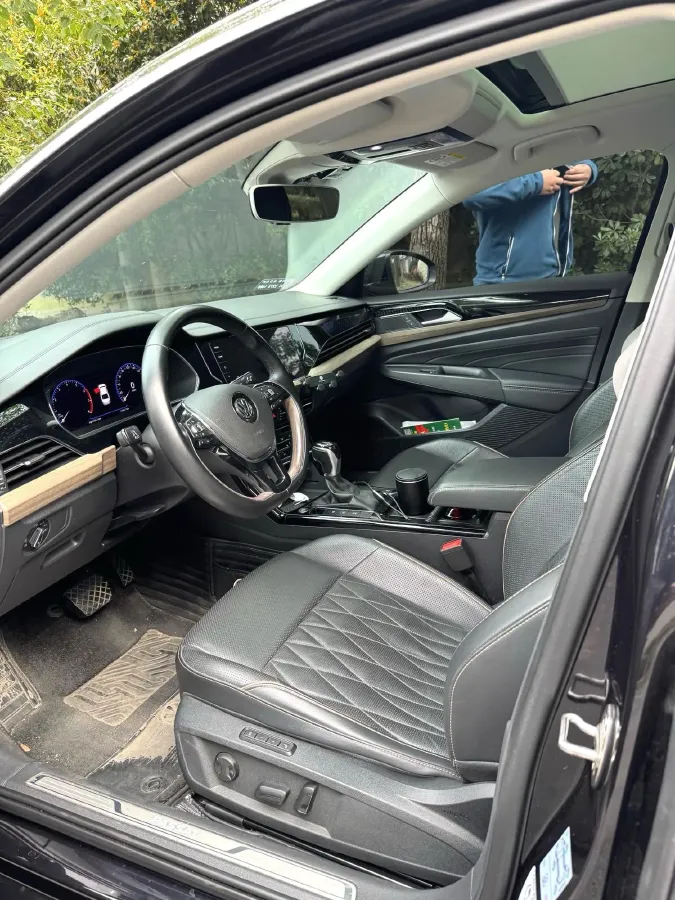 2020 Volkswagen Passat 2.0T 186HP L4 7DCT,autocango,china used car exporter,china ev exporter,chinese used car exporter,chinese used ev exporter