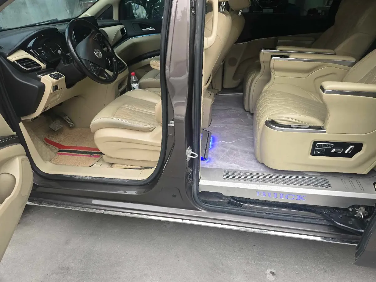 2023 Buick GL8 2.0T 237HP L4 9AT,autocango,china used car exporter,china ev exporter,chinese used car exporter,chinese used ev exporter