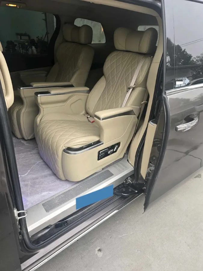 2023 Buick GL8 2.0T 237HP L4 9AT,autocango,china used car exporter,china ev exporter,chinese used car exporter,chinese used ev exporter
