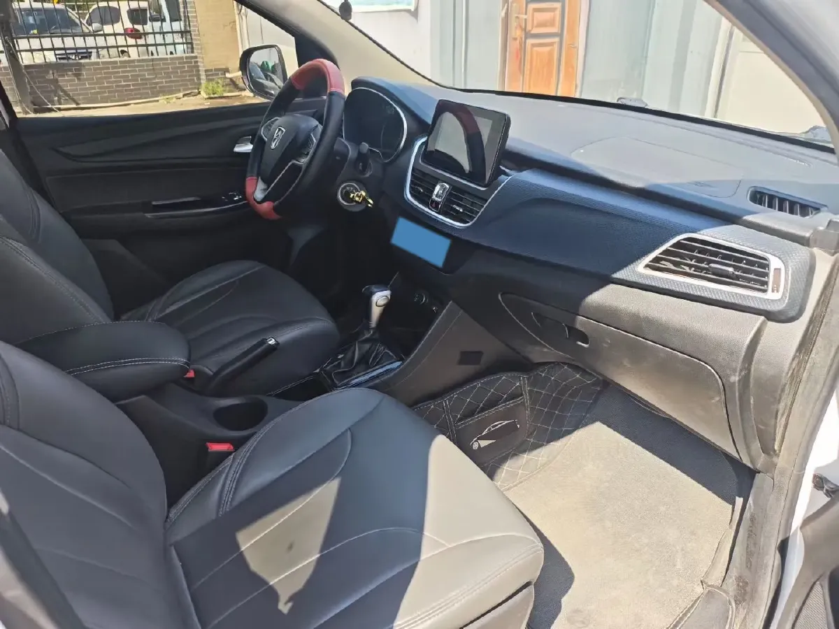 2019 BaoJun 730 1.5T 147HP L4 CVT,autocango,china used car exporter,china ev exporter,chinese used car exporter,chinese used ev exporter