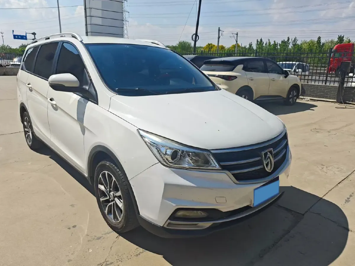 2019 BaoJun 730 1.5T 147HP L4 CVT,autocango,china used car exporter,china ev exporter,chinese used car exporter,chinese used ev exporter