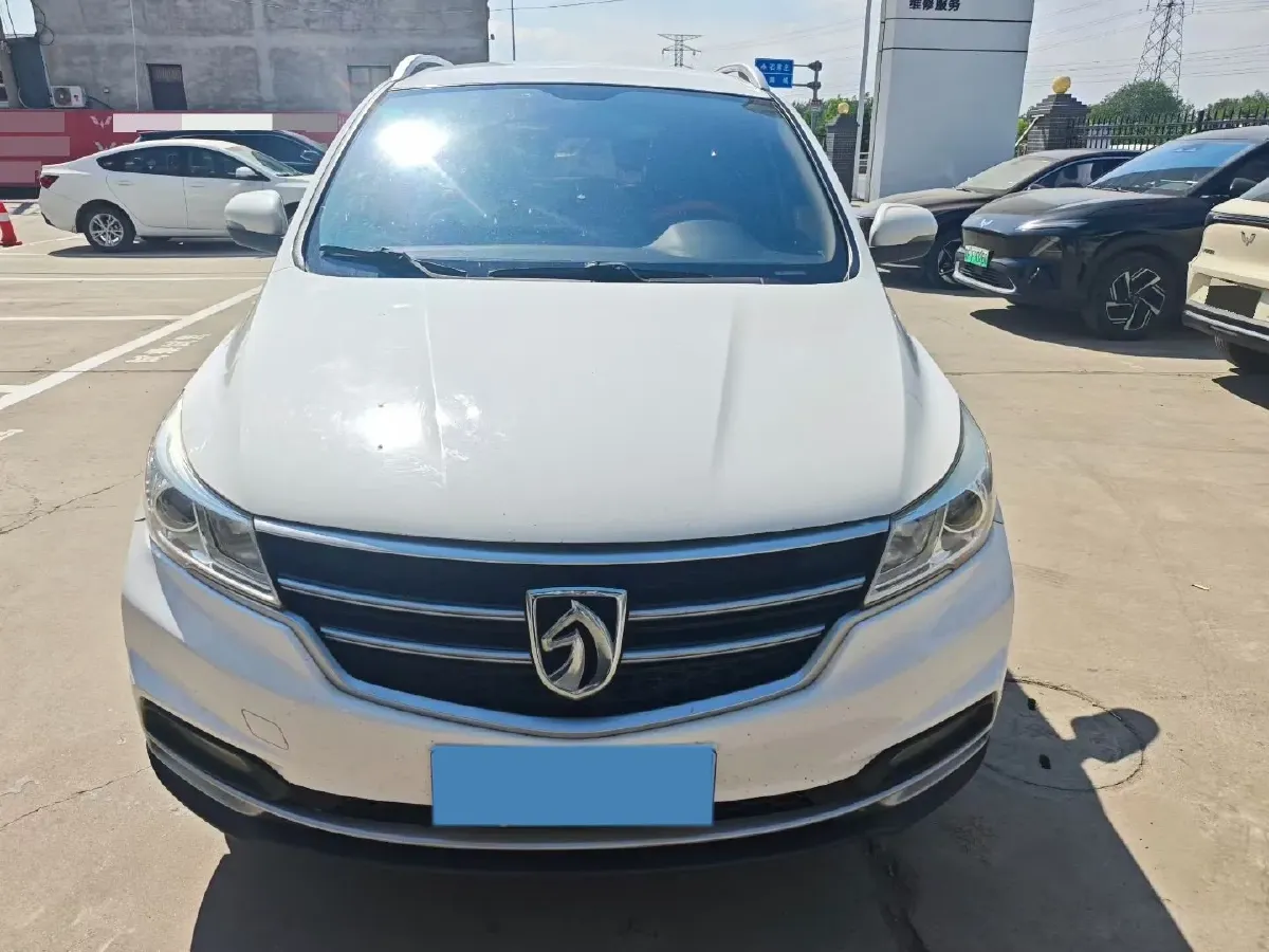 2019 BaoJun 730 1.5T 147HP L4 CVT,autocango,china used car exporter,china ev exporter,chinese used car exporter,chinese used ev exporter