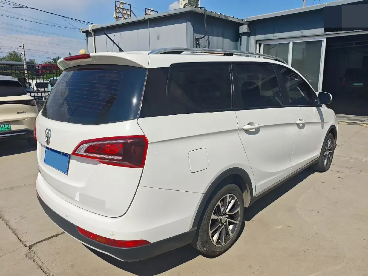 2019 BaoJun 730 1.5T 147HP L4 CVT,autocango,china used car exporter,china ev exporter,chinese used car exporter,chinese used ev exporter