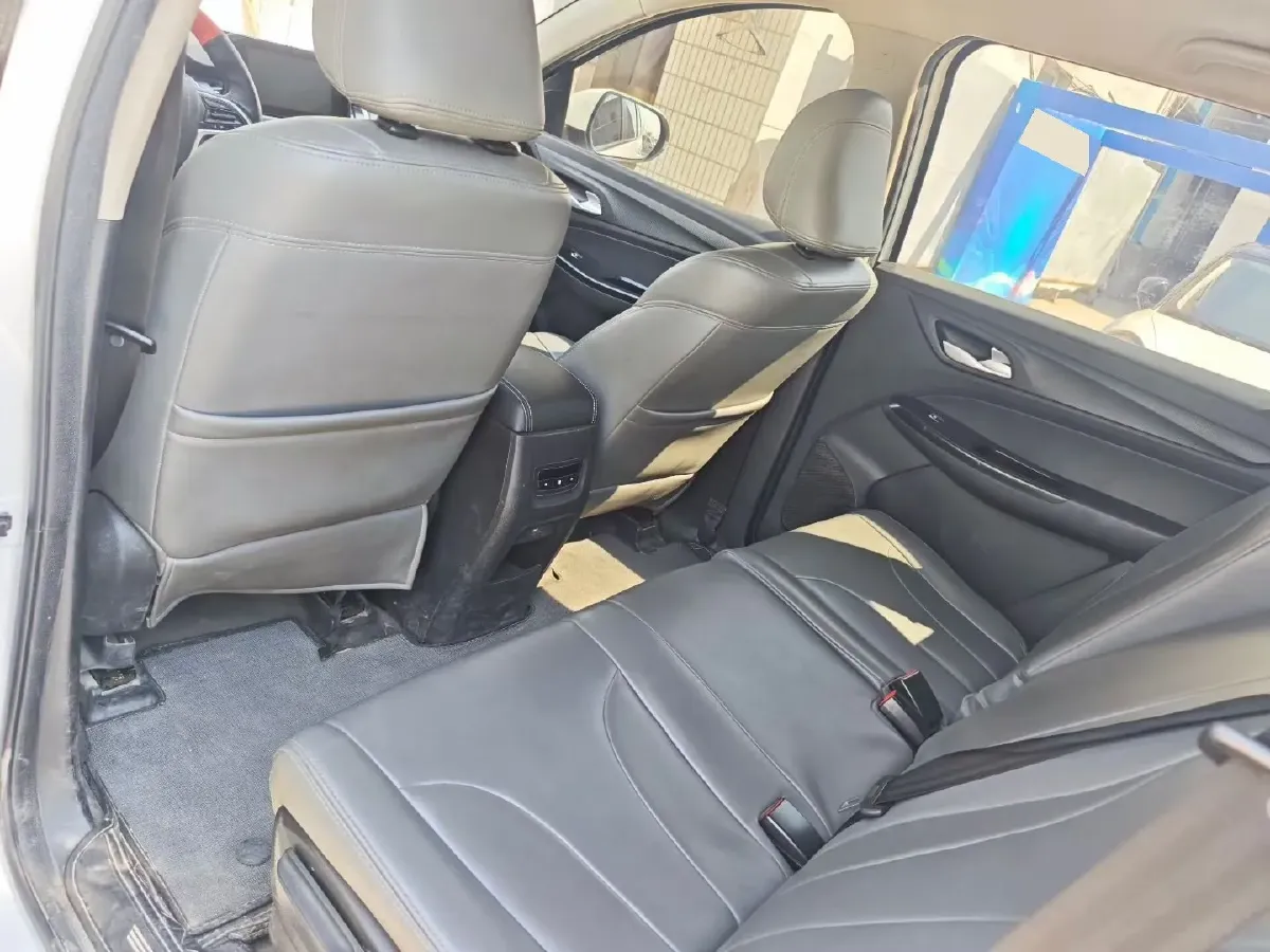 2019 BaoJun 730 1.5T 147HP L4 CVT,autocango,china used car exporter,china ev exporter,chinese used car exporter,chinese used ev exporter