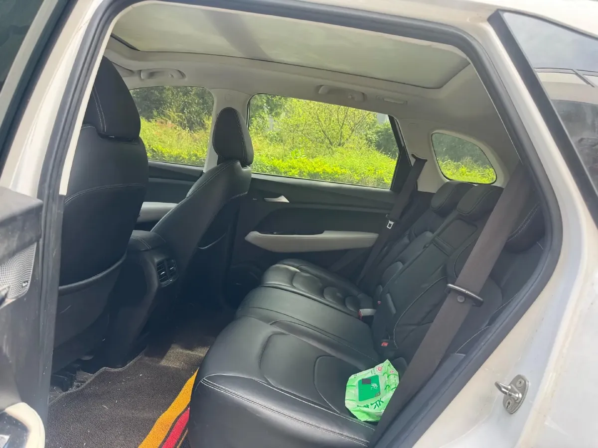 2018 BaoJun 530 1.5T 150HP L4 6MT,autocango,china used car exporter,china ev exporter,chinese used car exporter,chinese used ev exporter