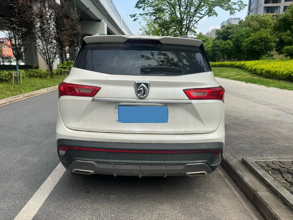 2018 BaoJun 530 1.5T 150HP L4 6MT,autocango,china used car exporter,china ev exporter,chinese used car exporter,chinese used ev exporter