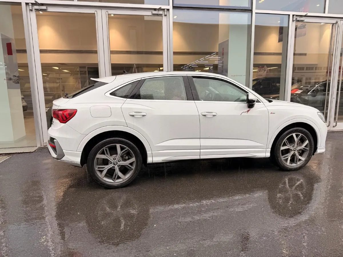 2021 Audi Q3 2.0T 186HP L4 7DCT,autocango,china used car exporter,china ev exporter,chinese used car exporter,chinese used ev exporter