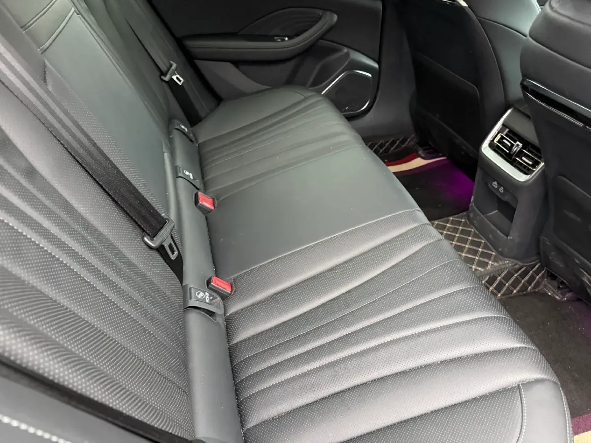 2024 HongQi H5 1.5T 169HP L4 7DCT,autocango,china used car exporter,china ev exporter,chinese used car exporter,chinese used ev exporter