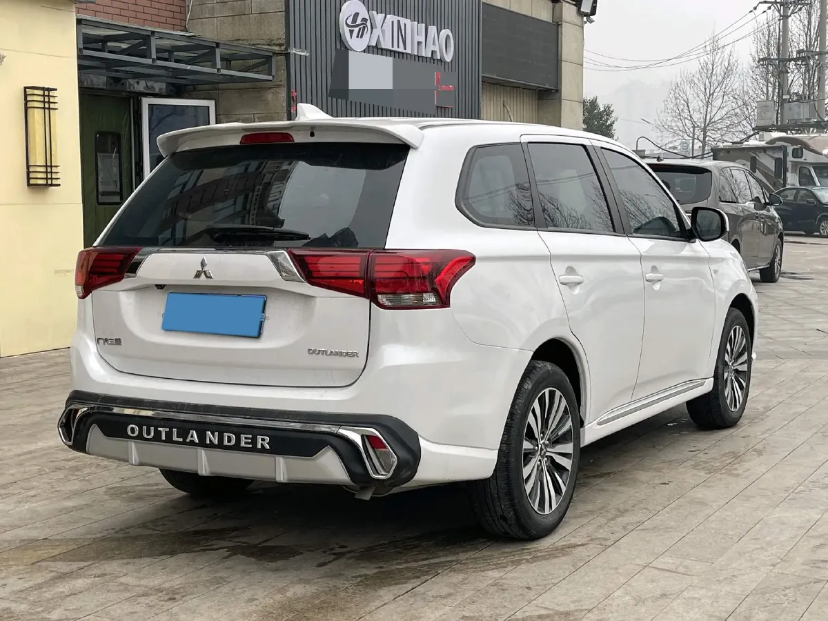 2021 Mitsubishi Outlander 2.0L 166HP L4 CVT,autocango,china used car exporter,china ev exporter,chinese used car exporter,chinese used ev exporter