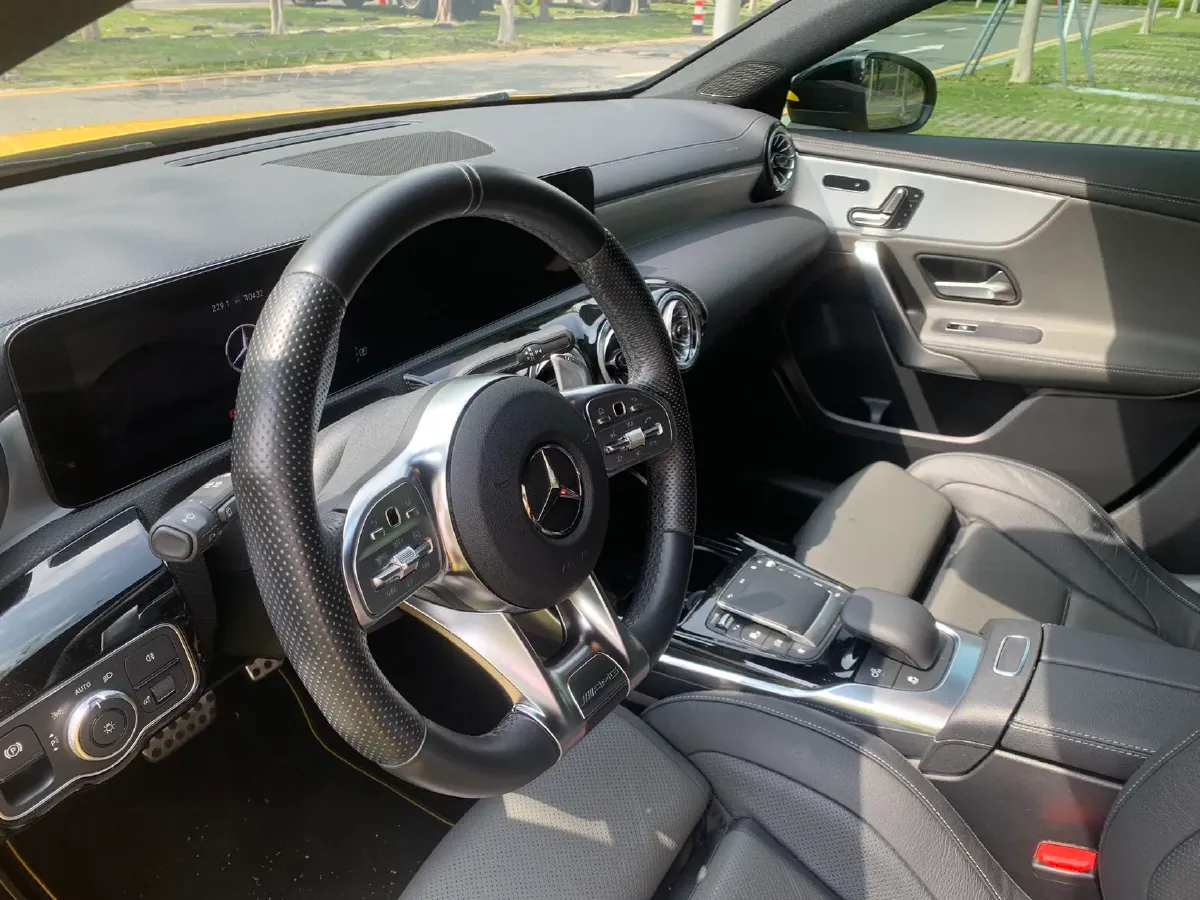 2023 Mercedes-Benz A AMG 2.0T 306HP L4 7DCT,autocango,china used car exporter,china ev exporter,chinese used car exporter,chinese used ev exporter