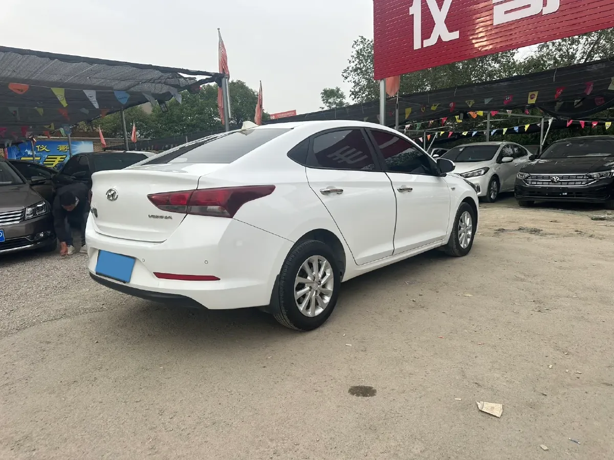 2017 Hyundai Verna RV 1.4L 100HP L4 6AT,autocango,china used car exporter,china ev exporter,chinese used car exporter,chinese used ev exporter