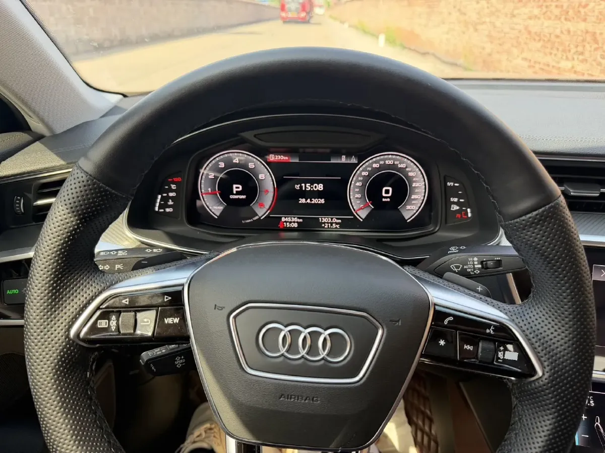 2022 Audi A6L 2.0T 224HP L4 7DCT,autocango,china used car exporter,china ev exporter,chinese used car exporter,chinese used ev exporter