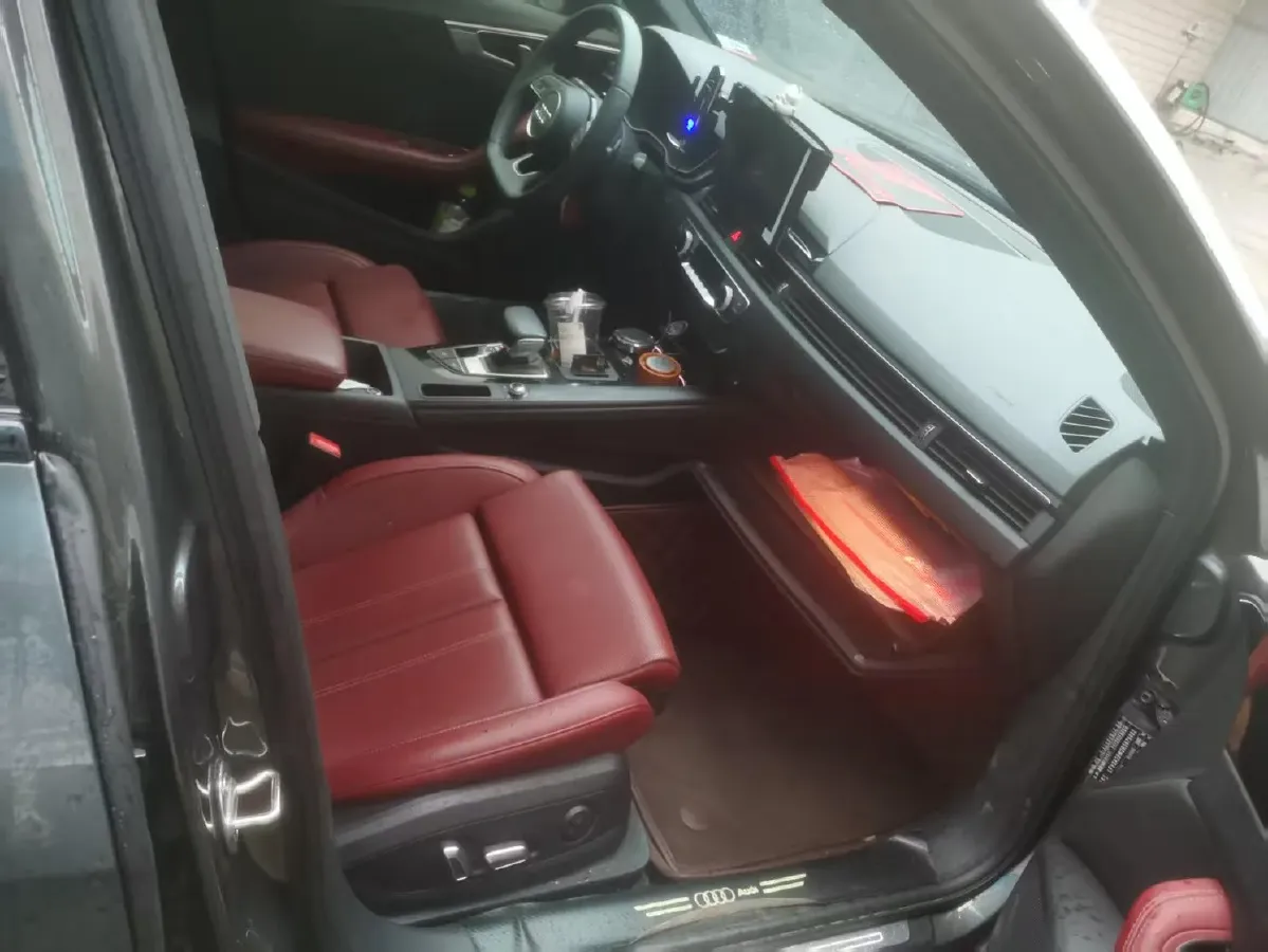 2024 Audi A4L 2.0T 190HP L4 7DCT,autocango,china used car exporter,china ev exporter,chinese used car exporter,chinese used ev exporter