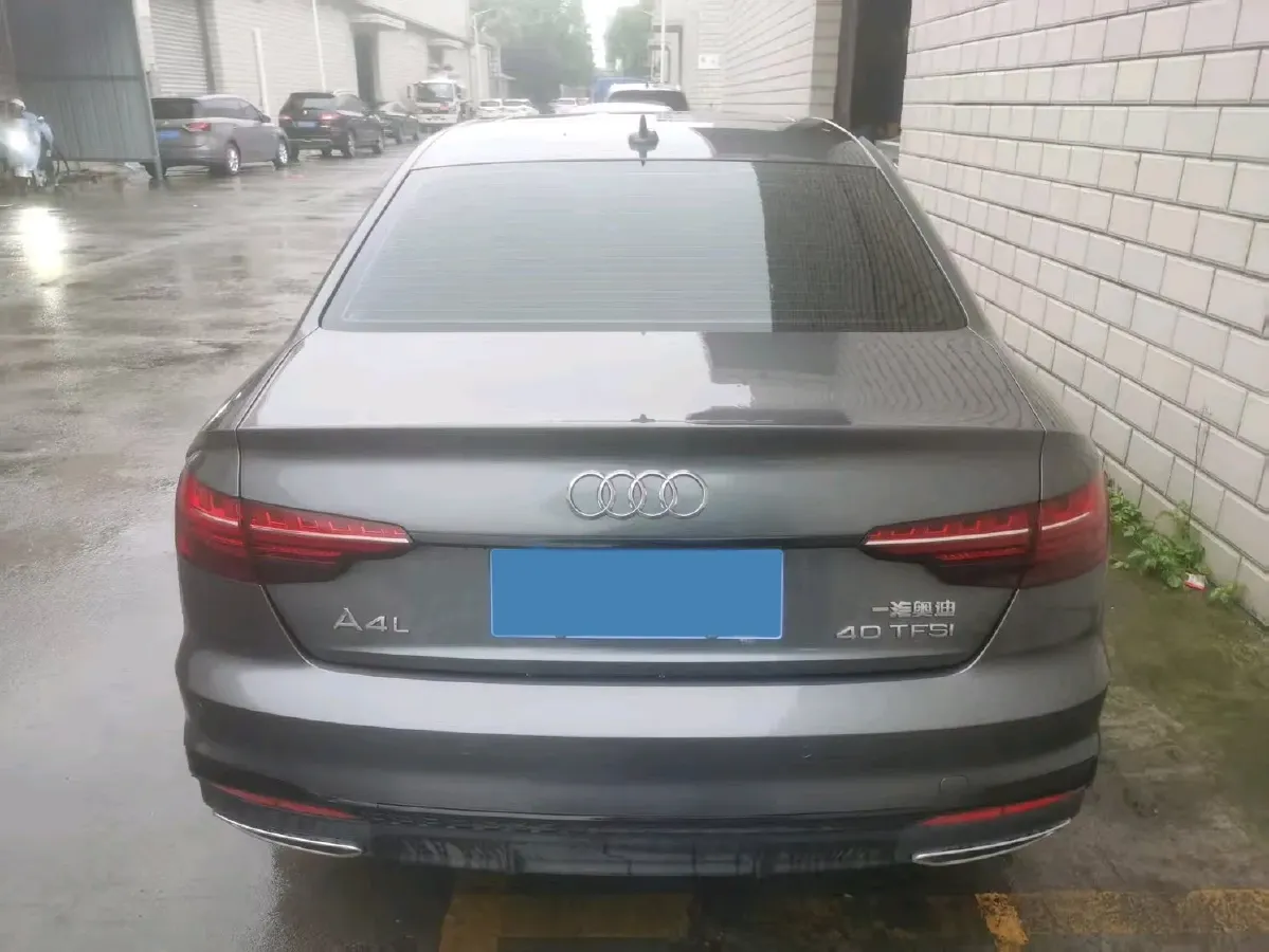 2024 Audi A4L 2.0T 190HP L4 7DCT,autocango,china used car exporter,china ev exporter,chinese used car exporter,chinese used ev exporter