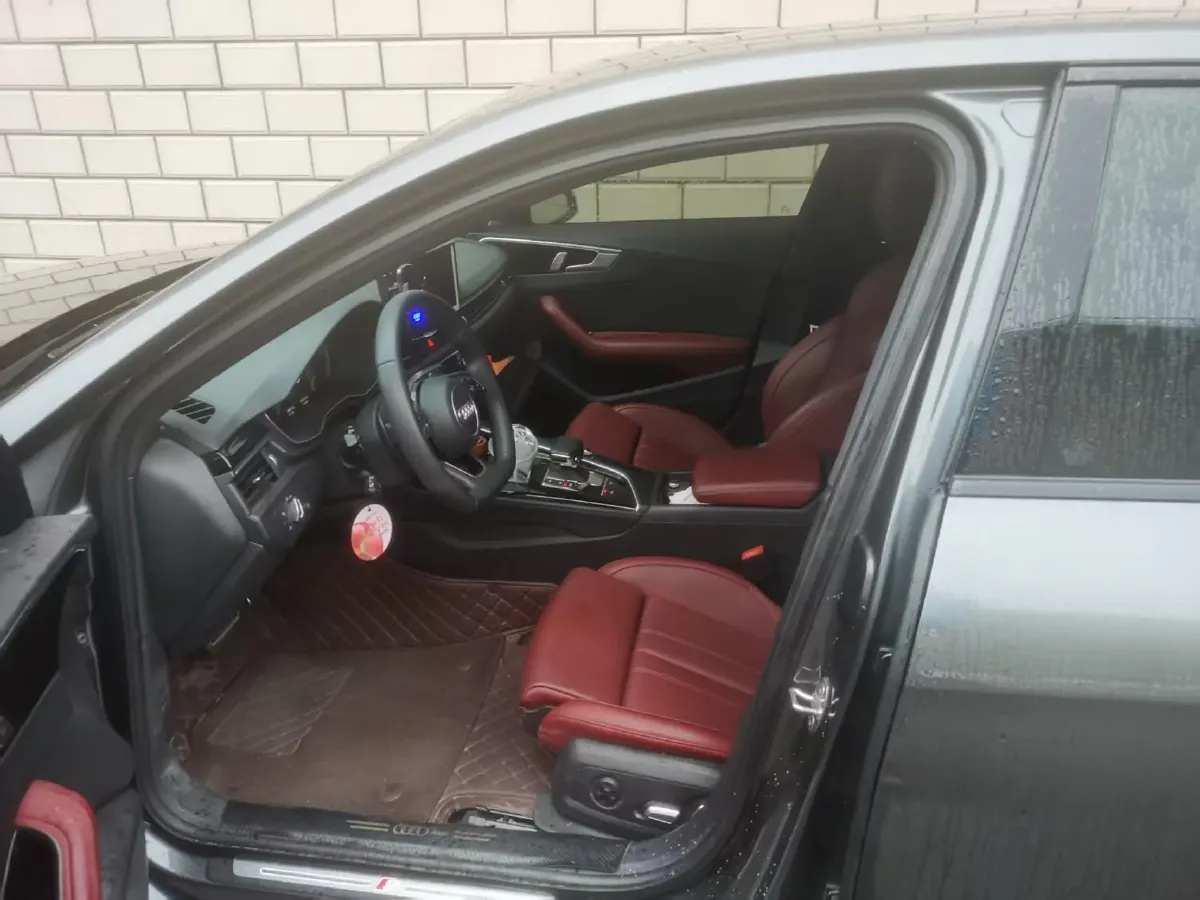 2024 Audi A4L 2.0T 190HP L4 7DCT,autocango,china used car exporter,china ev exporter,chinese used car exporter,chinese used ev exporter