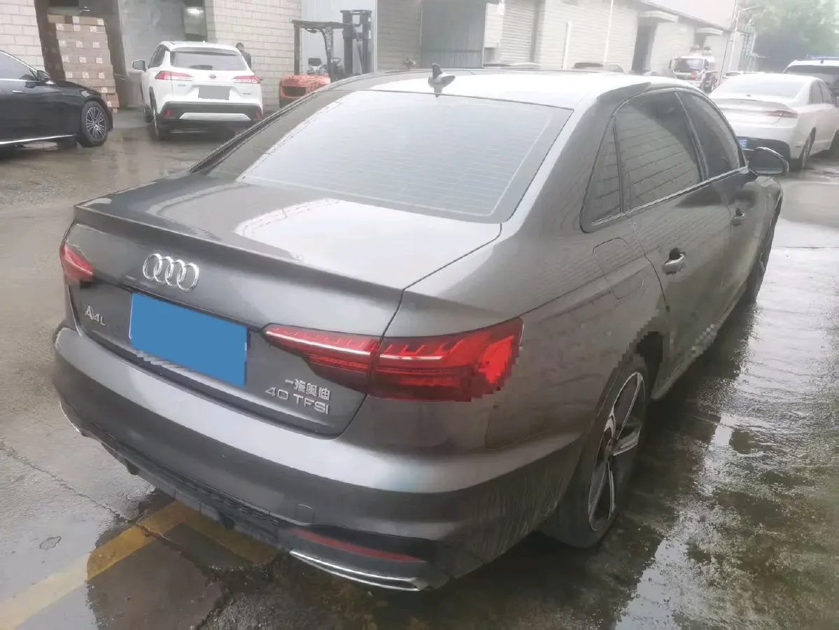 2024 Audi A4L 2.0T 190HP L4 7DCT,autocango,china used car exporter,china ev exporter,chinese used car exporter,chinese used ev exporter
