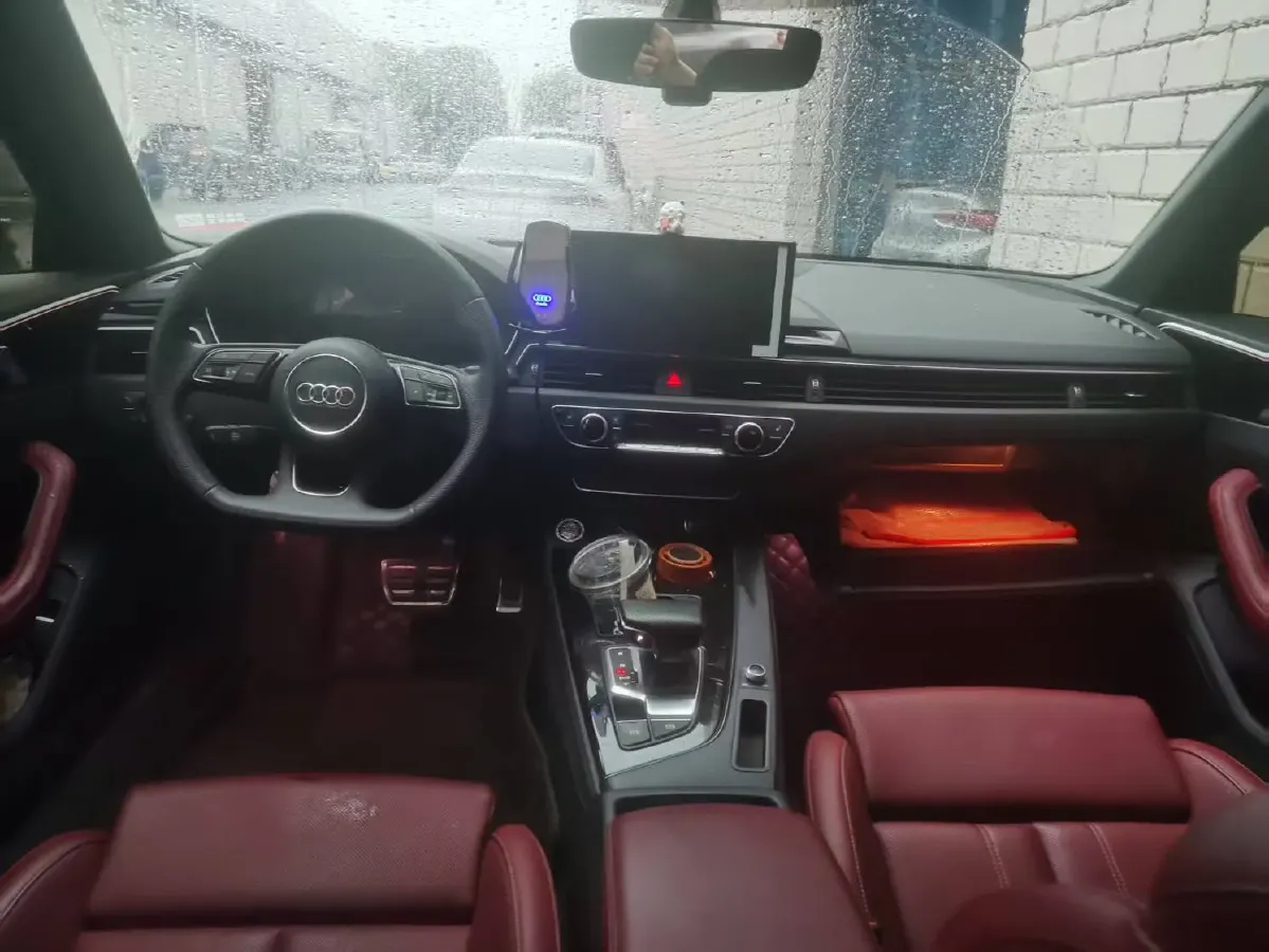 2024 Audi A4L 2.0T 190HP L4 7DCT,autocango,china used car exporter,china ev exporter,chinese used car exporter,chinese used ev exporter