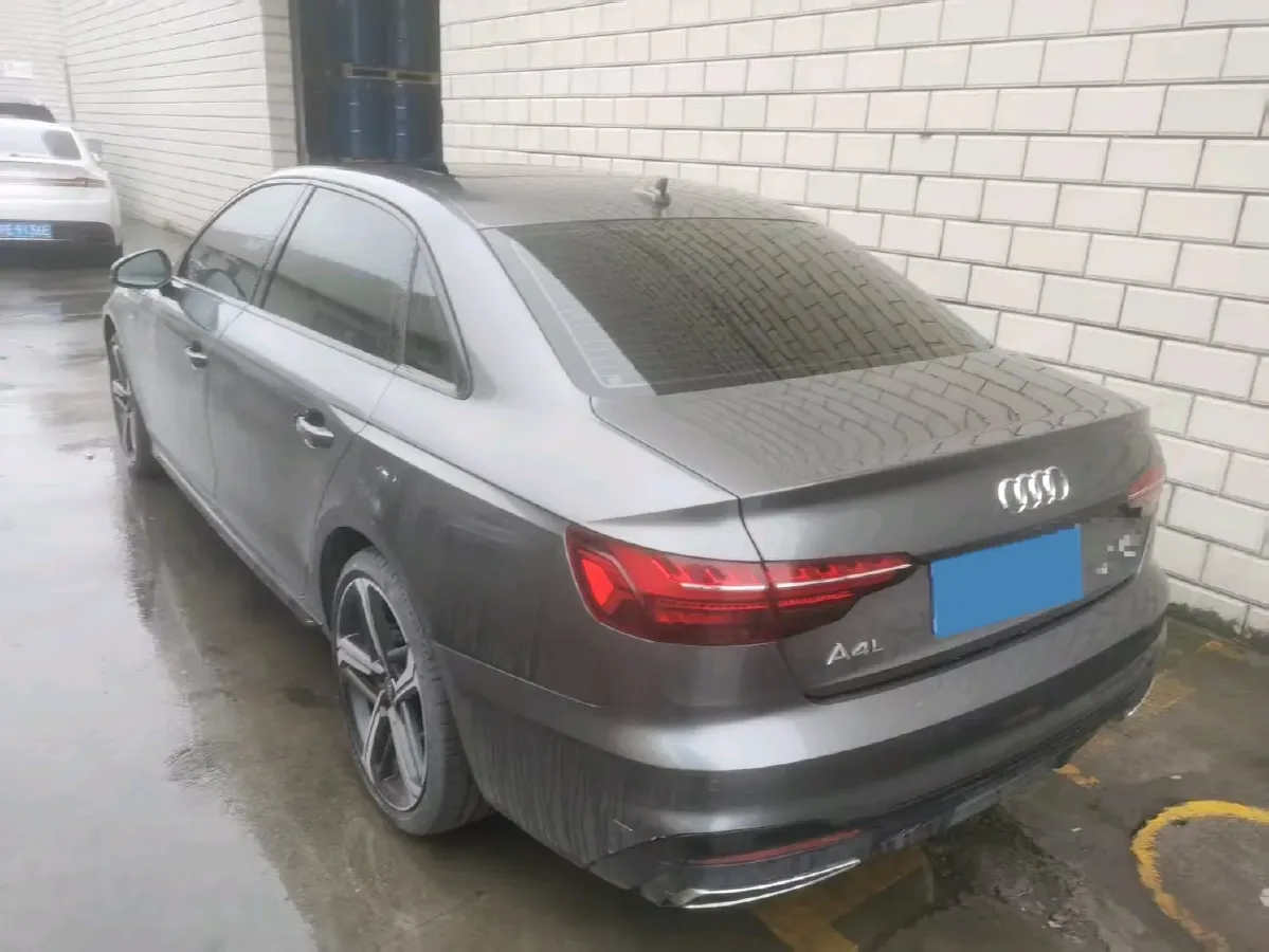 2024 Audi A4L 2.0T 190HP L4 7DCT,autocango,china used car exporter,china ev exporter,chinese used car exporter,chinese used ev exporter