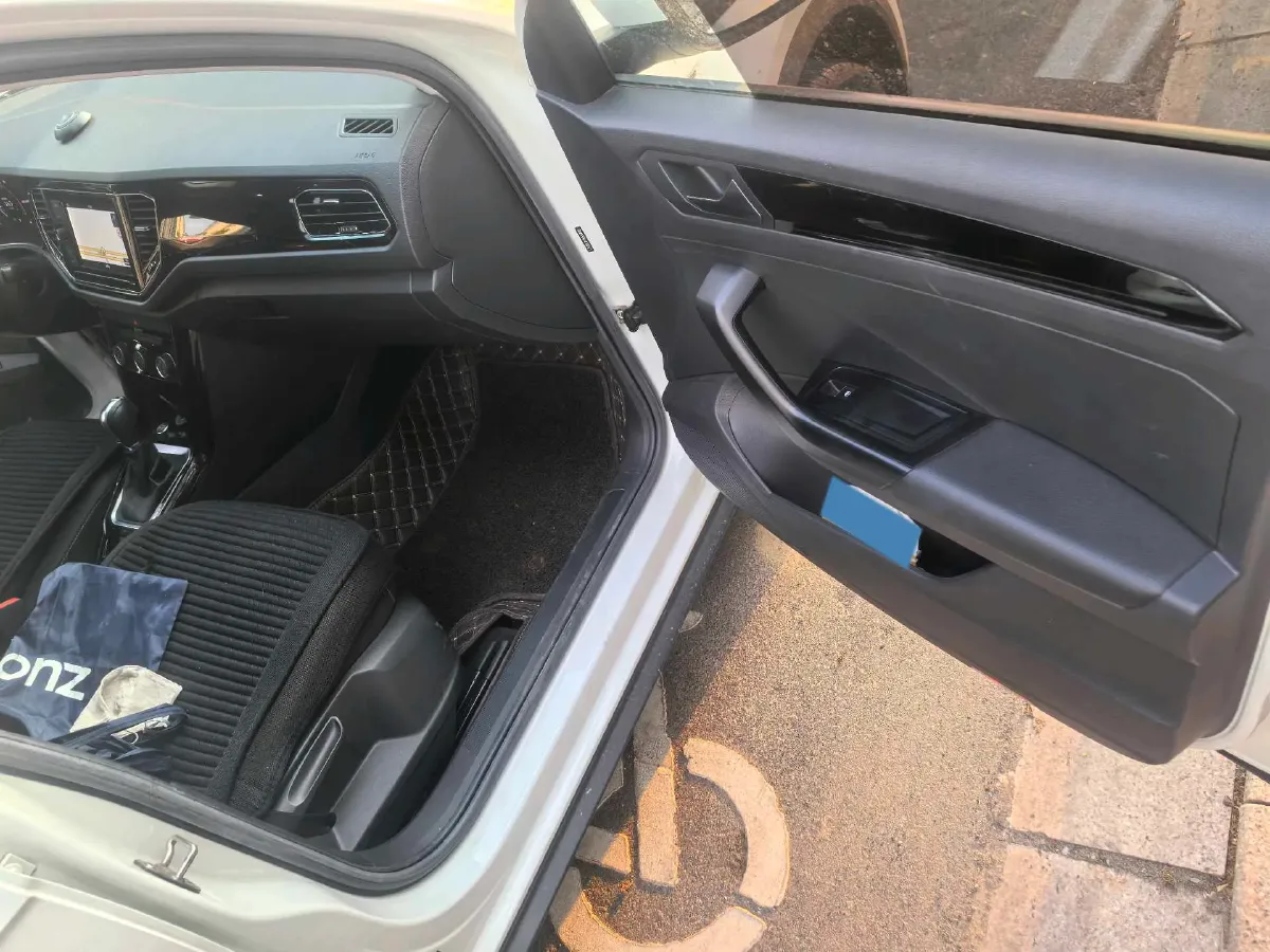 2020 Volkswagen T-Roc 1.4T 150HP L4 7DCT,autocango,china used car exporter,china ev exporter,chinese used car exporter,chinese used ev exporter