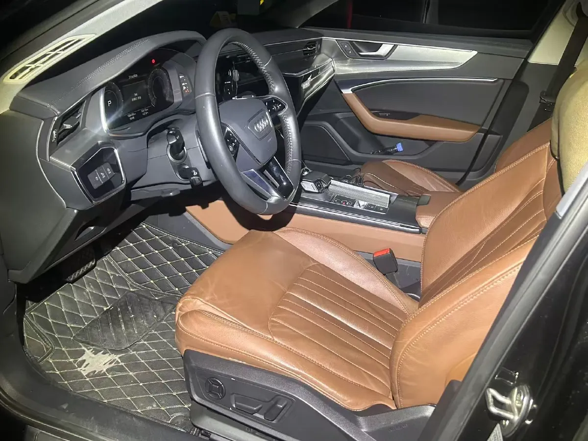 2019 Mercedes-Benz GLC Class 2.0T 245HP L4 9AT,autocango,china used car exporter,china ev exporter,chinese used car exporter,chinese used ev exporter