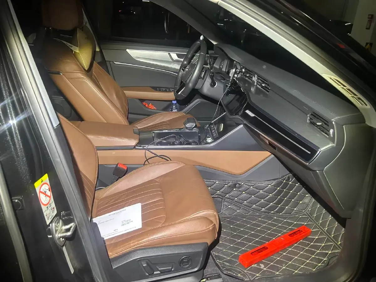 2019 Mercedes-Benz GLC Class 2.0T 245HP L4 9AT,autocango,china used car exporter,china ev exporter,chinese used car exporter,chinese used ev exporter