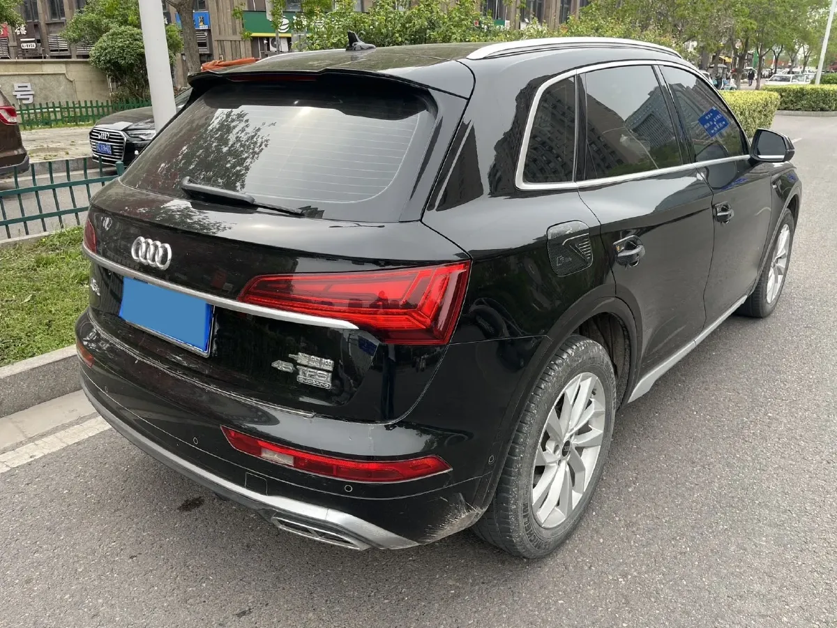 2021 Audi Q5L 2.0T 190HP L4 7DCT,autocango,china used car exporter,china ev exporter,chinese used car exporter,chinese used ev exporter