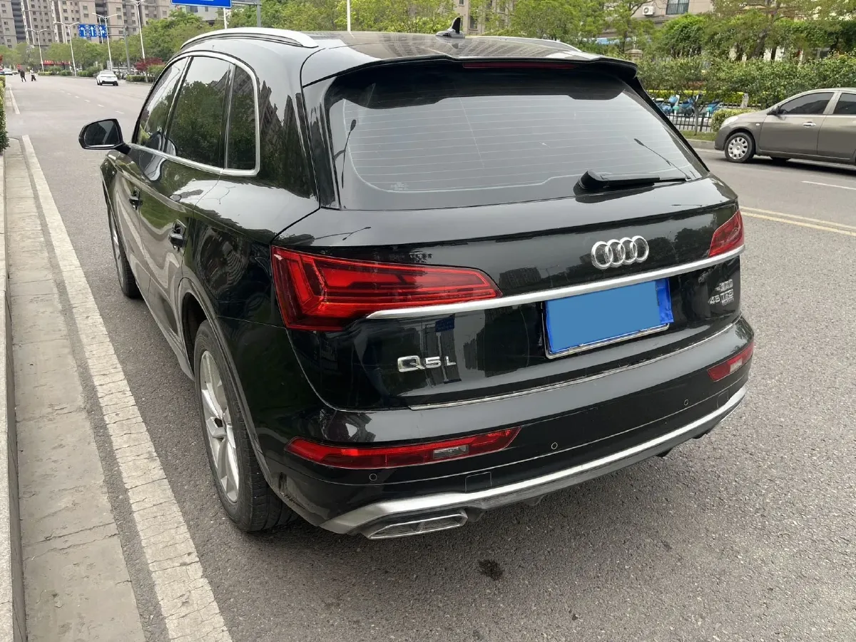 2021 Audi Q5L 2.0T 190HP L4 7DCT,autocango,china used car exporter,china ev exporter,chinese used car exporter,chinese used ev exporter