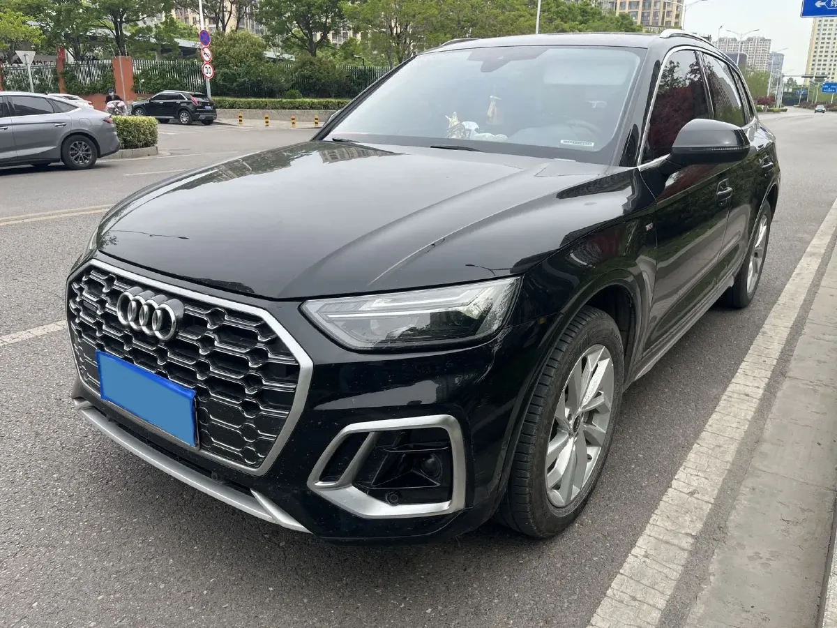 2021 Audi Q5L 2.0T 190HP L4 7DCT,autocango,china used car exporter,china ev exporter,chinese used car exporter,chinese used ev exporter