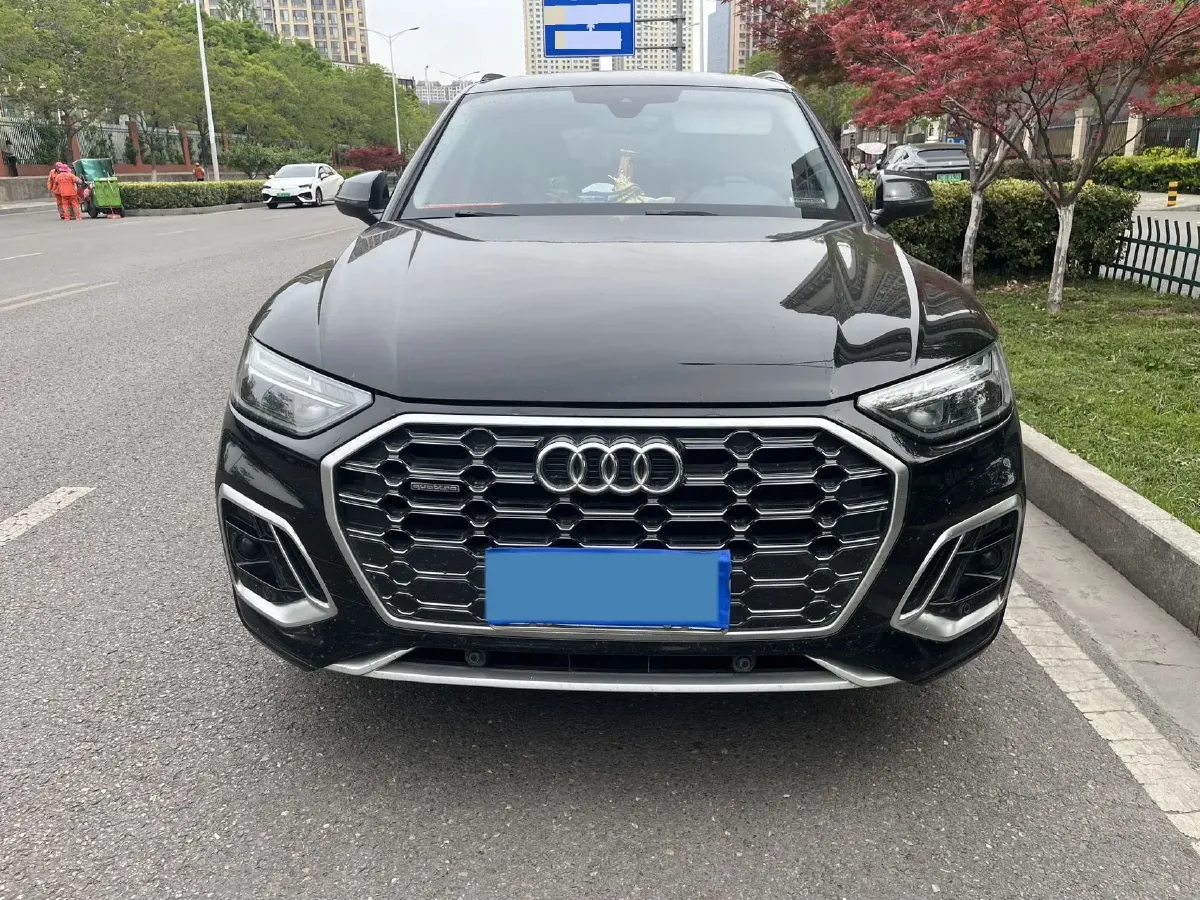 2021 Audi Q5L 2.0T 190HP L4 7DCT,autocango,china used car exporter,china ev exporter,chinese used car exporter,chinese used ev exporter