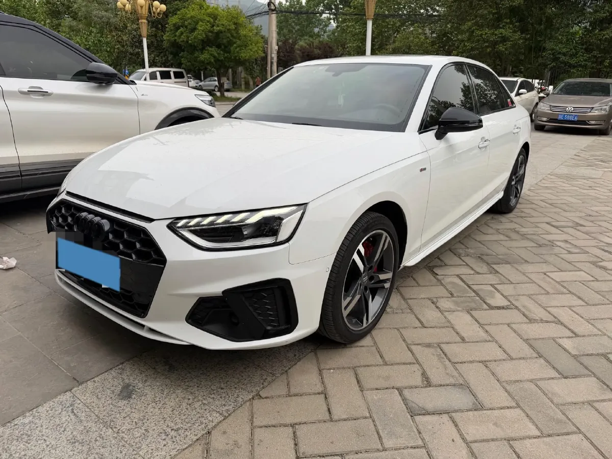 2020 Audi A4L 2.0T 190HP L4 7DCT,autocango,china used car exporter,china ev exporter,chinese used car exporter,chinese used ev exporter