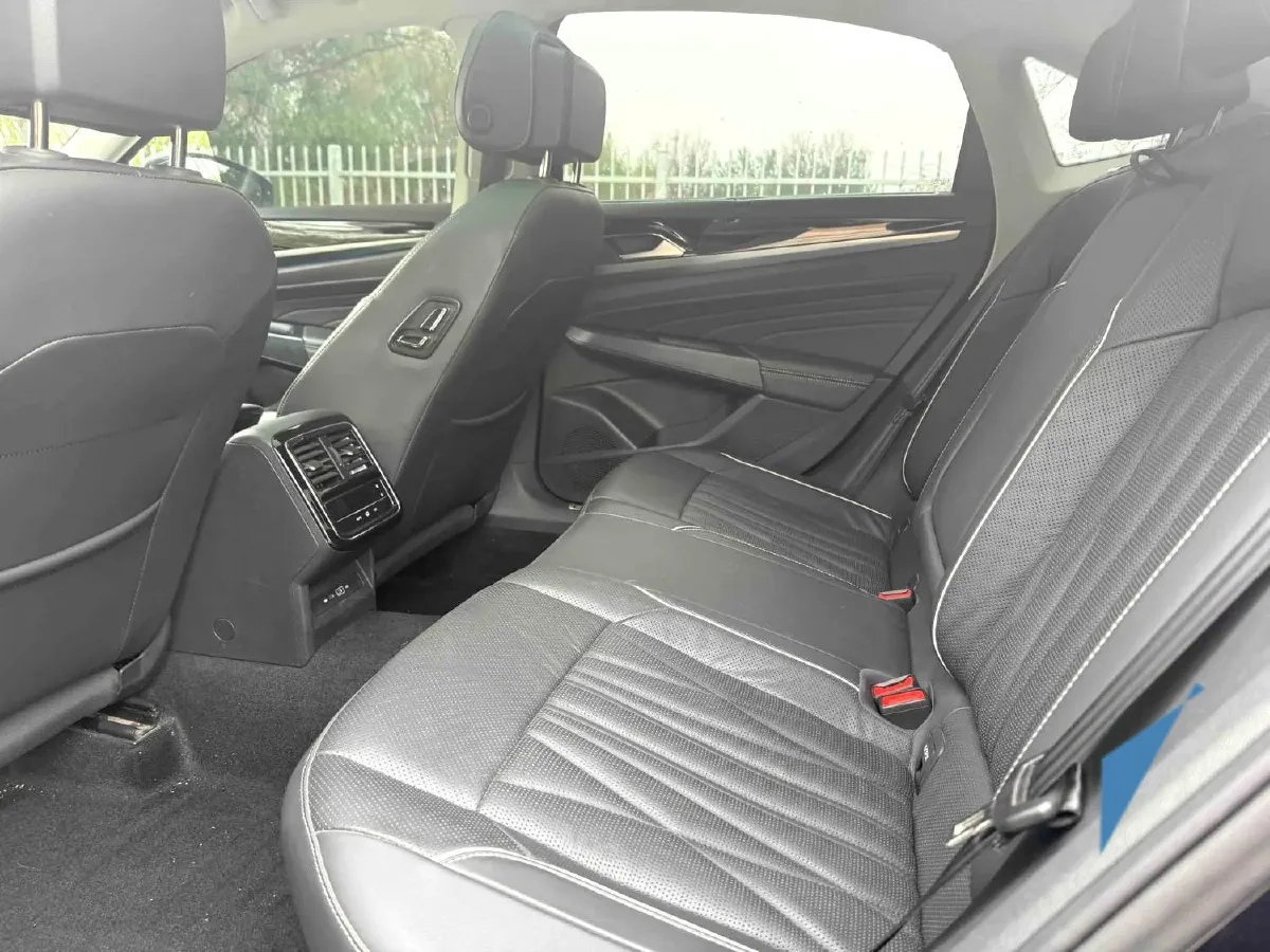 2023 Volkswagen Passat 2.0T 186HP L4 7DCT,autocango,china used car exporter,china ev exporter,chinese used car exporter,chinese used ev exporter