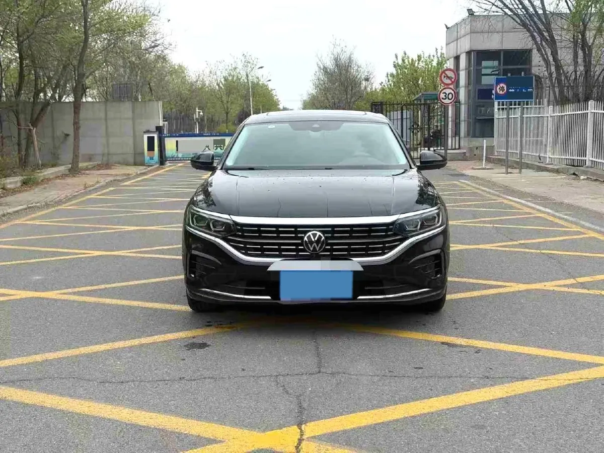 2023 Volkswagen Passat 2.0T 186HP L4 7DCT,autocango,china used car exporter,china ev exporter,chinese used car exporter,chinese used ev exporter