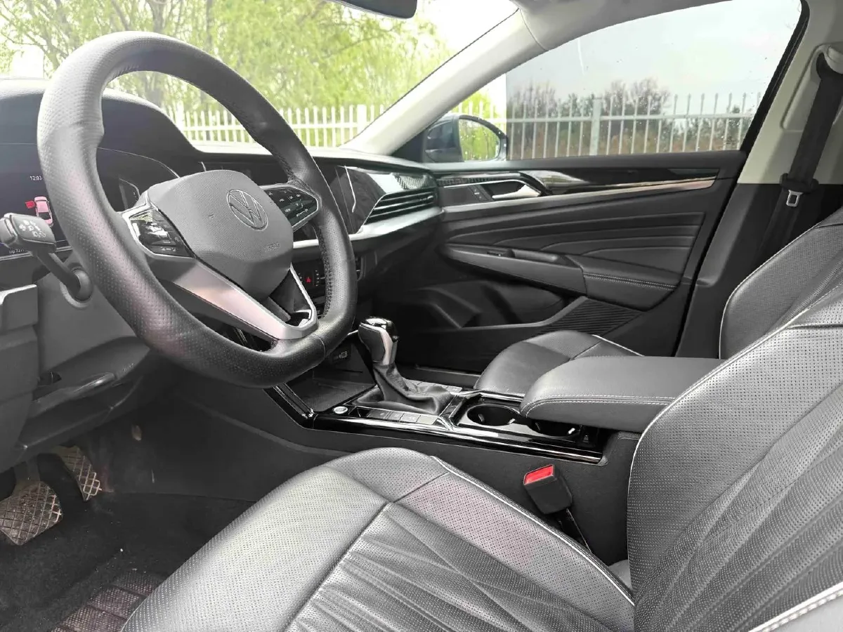 2023 Volkswagen Passat 2.0T 186HP L4 7DCT,autocango,china used car exporter,china ev exporter,chinese used car exporter,chinese used ev exporter