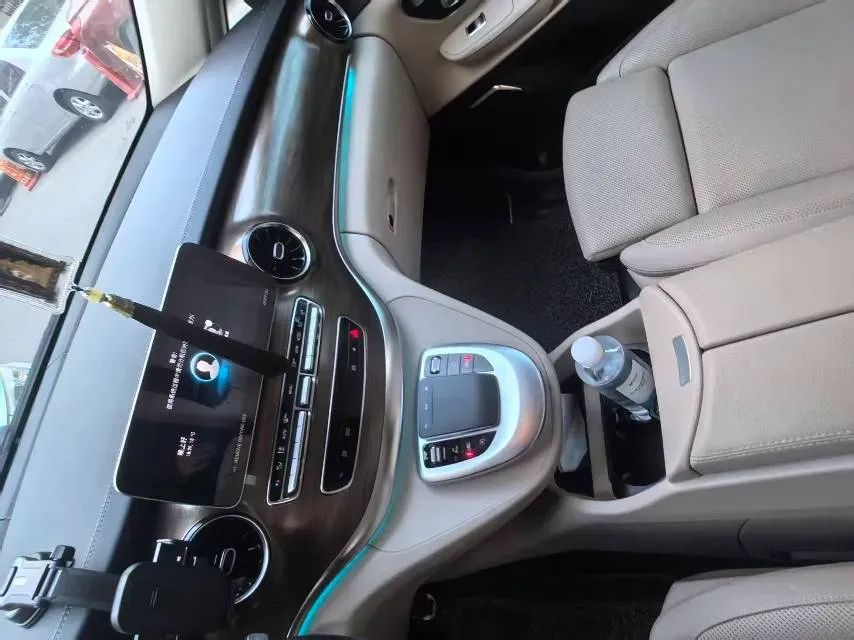 2021 Mercedes-Benz V Class 2.0T 211HP L4 9AT,autocango,china used car exporter,china ev exporter,chinese used car exporter,chinese used ev exporter