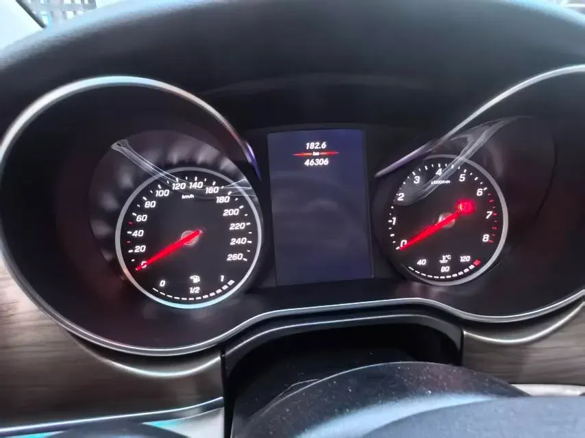 2021 Mercedes-Benz V Class 2.0T 211HP L4 9AT,autocango,china used car exporter,china ev exporter,chinese used car exporter,chinese used ev exporter