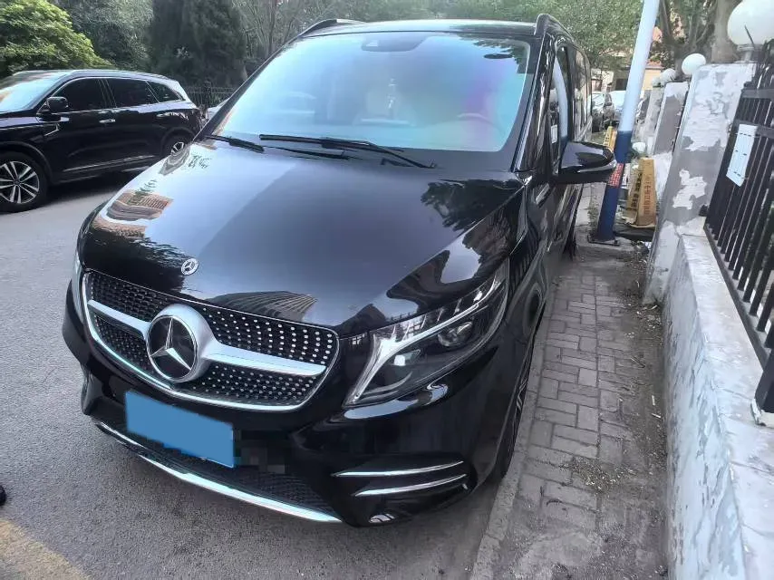 2021 Mercedes-Benz V Class 2.0T 211HP L4 9AT,autocango,china used car exporter,china ev exporter,chinese used car exporter,chinese used ev exporter