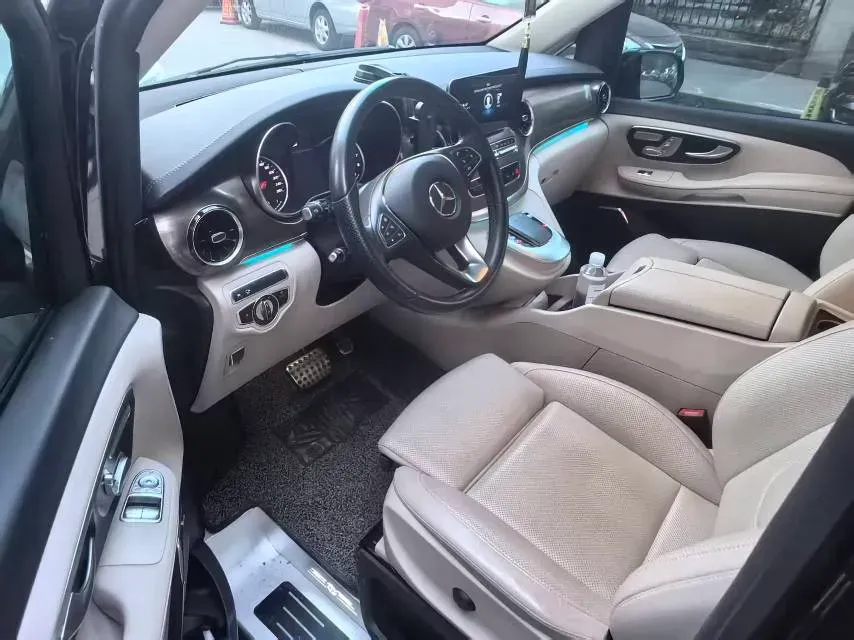 2021 Mercedes-Benz V Class 2.0T 211HP L4 9AT,autocango,china used car exporter,china ev exporter,chinese used car exporter,chinese used ev exporter
