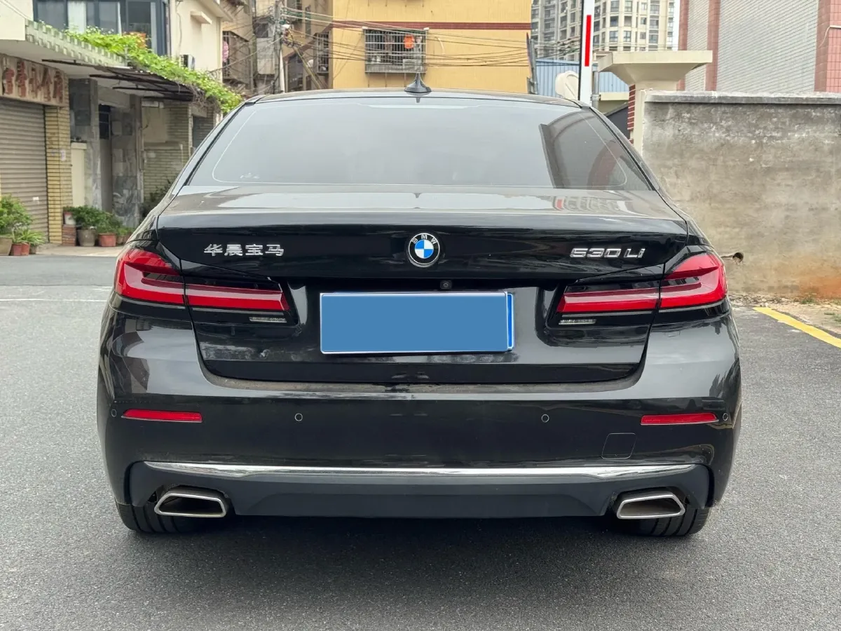 2022 BMW 5 Series 2.0T 252HP L4 8AT,autocango,china used car exporter,china ev exporter,chinese used car exporter,chinese used ev exporter