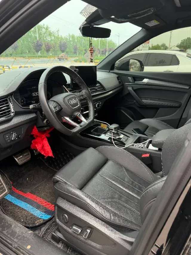 2023 Audi Q5L 2.0T 190HP L4 7DCT,autocango,china used car exporter,china ev exporter,chinese used car exporter,chinese used ev exporter