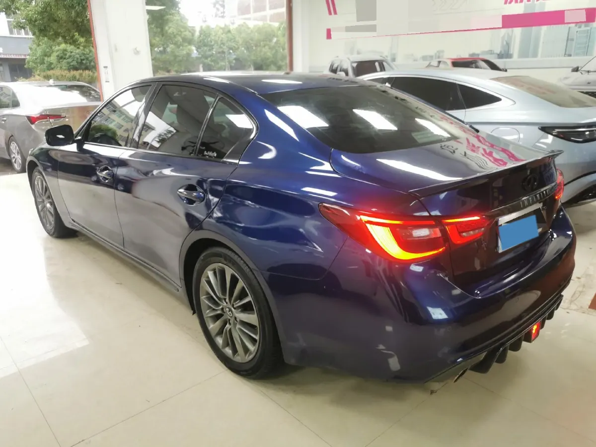 2018 Jeep Grand Commander 2.0T 265HP L4 9AT,autocango,china used car exporter,china ev exporter,chinese used car exporter,chinese used ev exporter