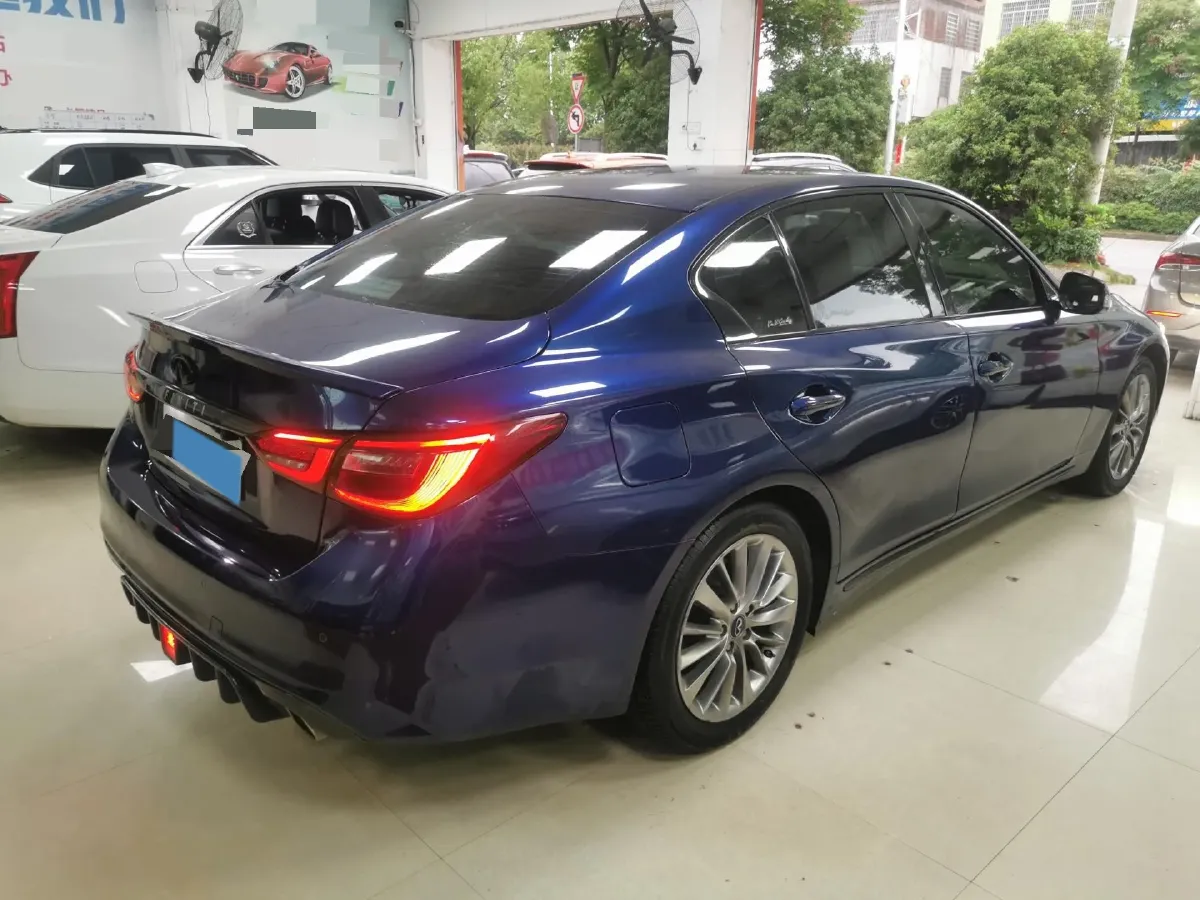 2018 Jeep Grand Commander 2.0T 265HP L4 9AT,autocango,china used car exporter,china ev exporter,chinese used car exporter,chinese used ev exporter