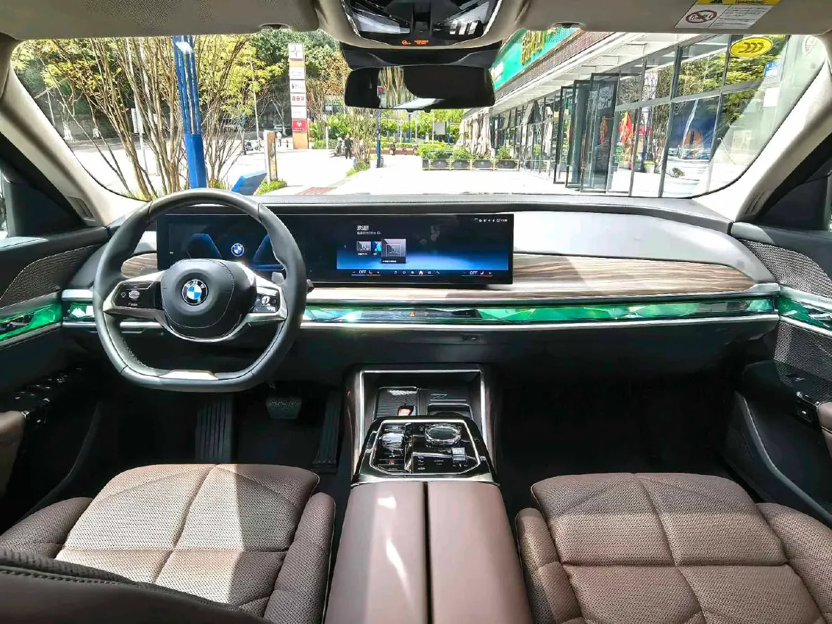 2023 BMW 7 Series 3.0T 381HP L6 8AT,autocango,china used car exporter,china ev exporter,chinese used car exporter,chinese used ev exporter