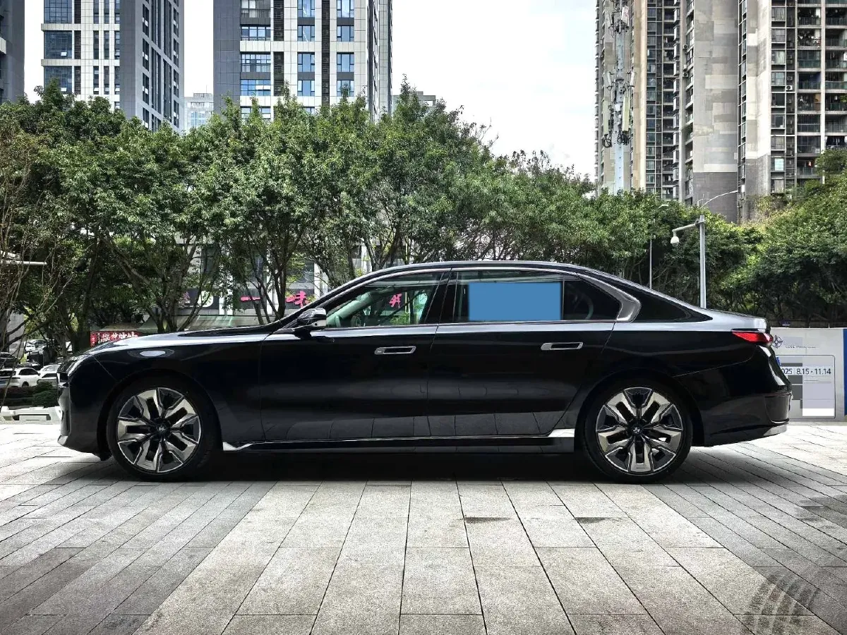 2023 BMW 7 Series 3.0T 381HP L6 8AT,autocango,china used car exporter,china ev exporter,chinese used car exporter,chinese used ev exporter