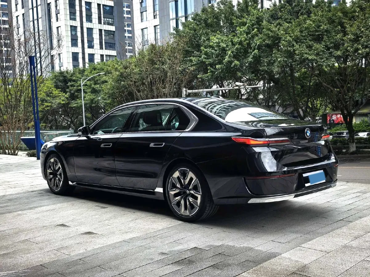 2023 BMW 7 Series 3.0T 381HP L6 8AT,autocango,china used car exporter,china ev exporter,chinese used car exporter,chinese used ev exporter
